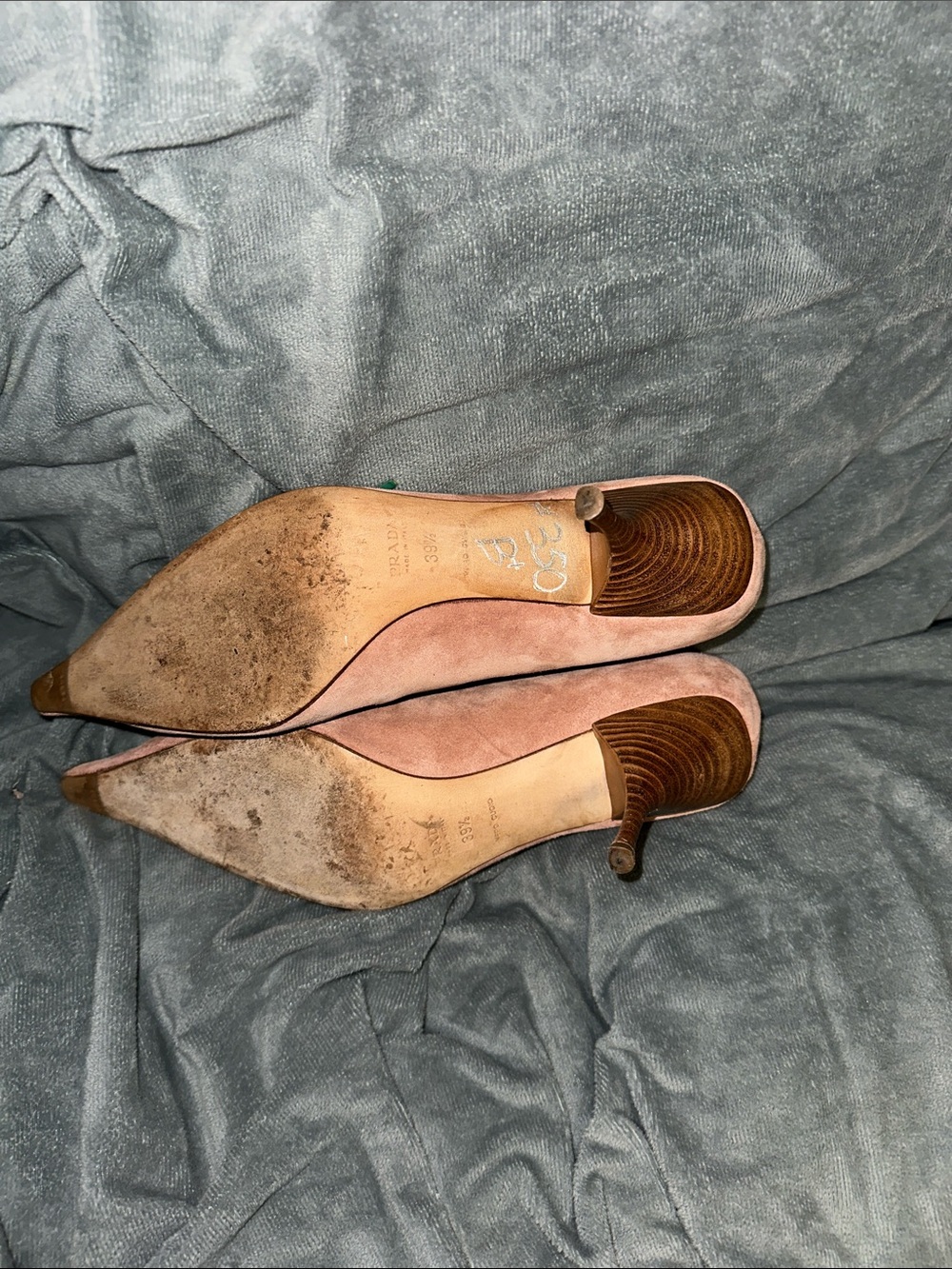 Vtg 1990-2000 dress suede pumps. Well maintained. Sz. 39.5. US. 8. Made in Italy - Picture 4 of 6